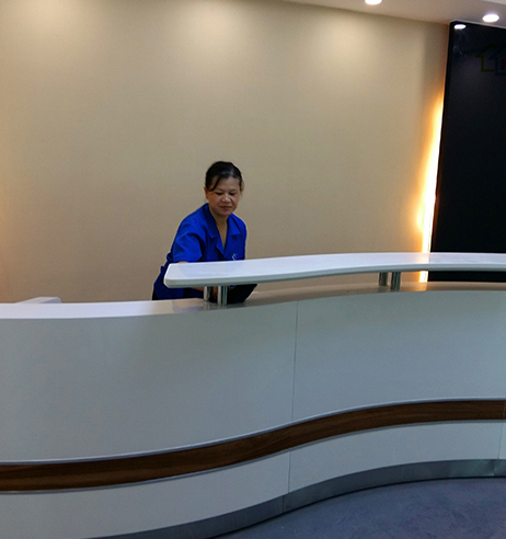 工廠、商務(wù)大樓、工業(yè)園區(qū)、私人企業(yè)、電影院、銀行、政府機(jī)關(guān)、學(xué)校、酒店娛樂場所等清潔外包服務(wù)